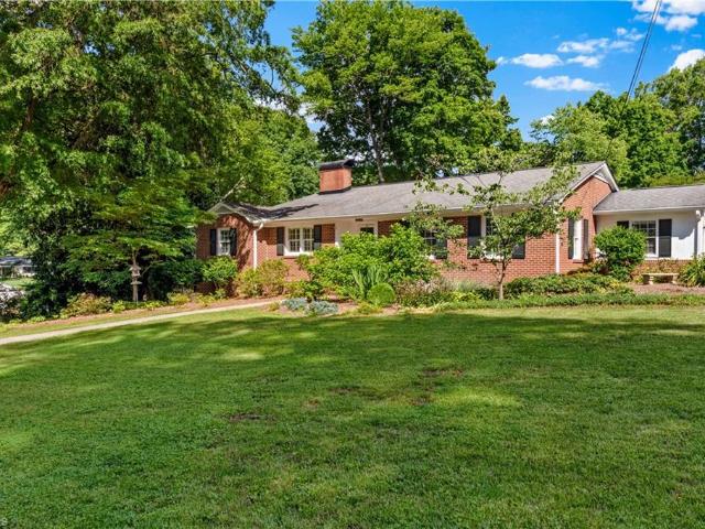 House for sale in Pfafftown, North Carolina