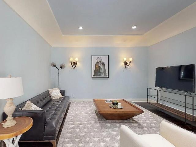 Apartment for rent in Canoga Park, California