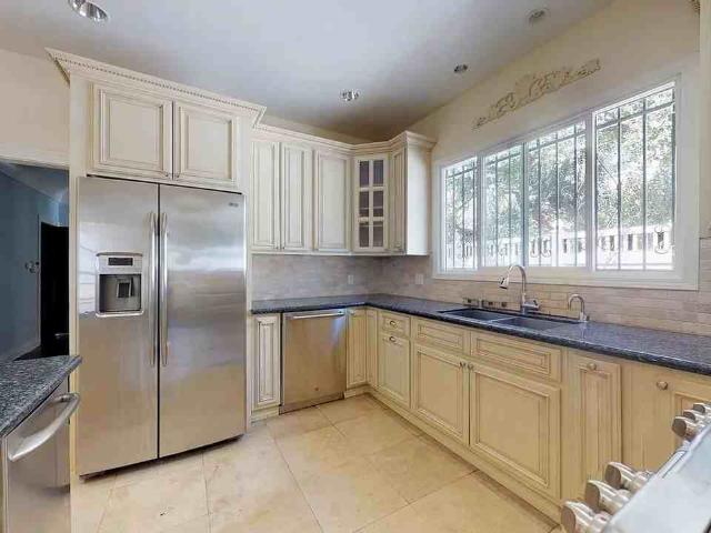 Apartment for rent in Canoga Park, California