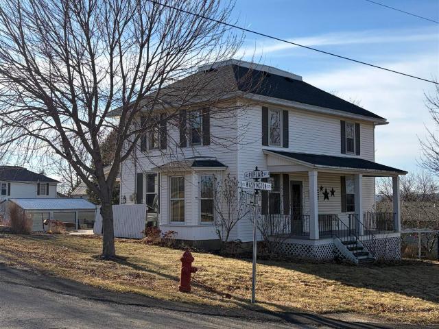 House for sale in Elizabeth, Illinois