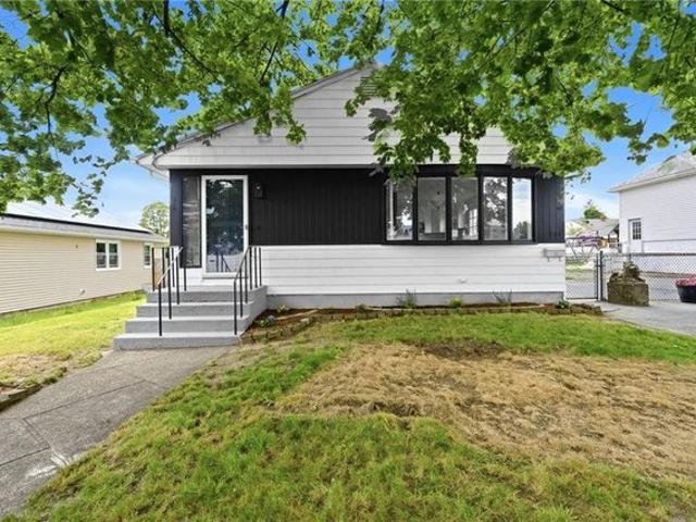 House for sale in Pawtucket, Rhode Island