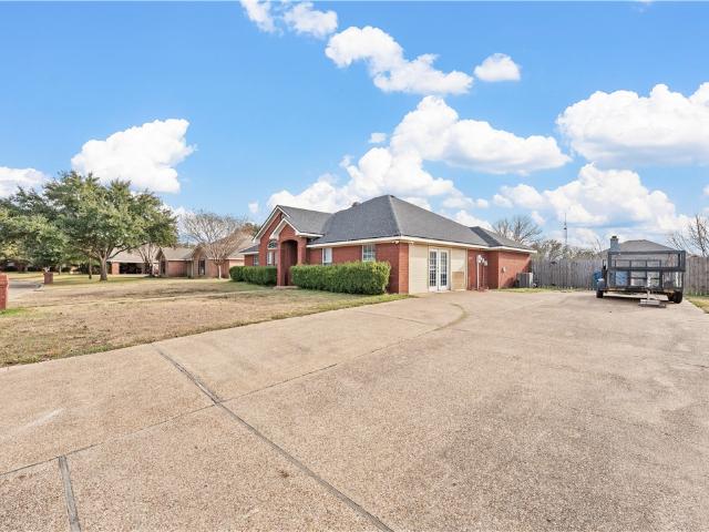 House for sale in Hewitt, Texas