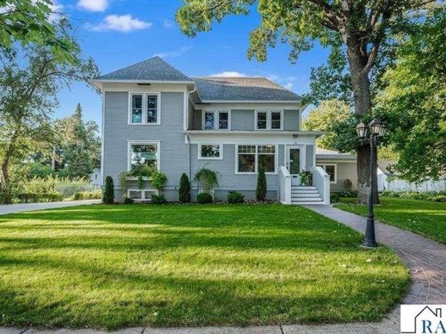 House for sale in Blue Earth, Minnesota