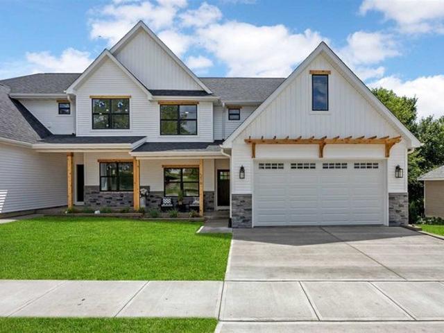 Townhouse for sale in Cedar, Iowa