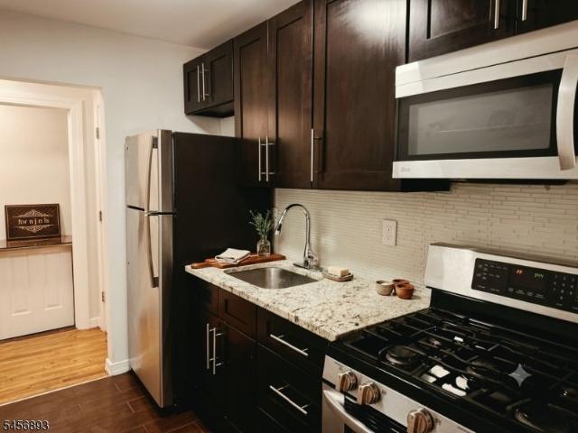 Condo for rent in Ramsey, New Jersey