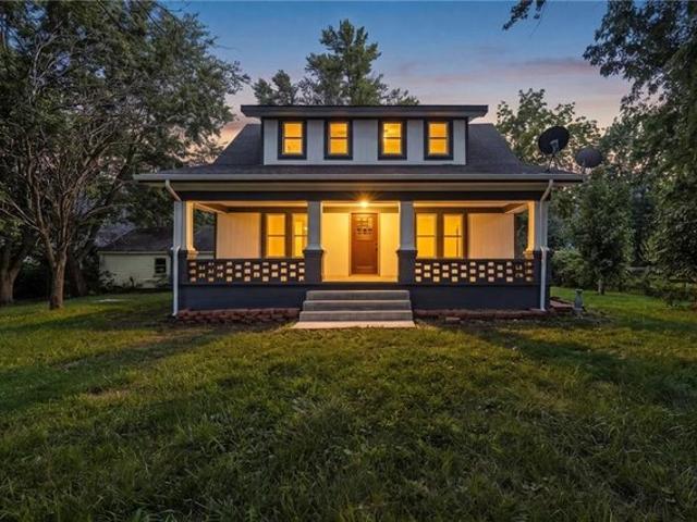House for sale in Harrisonville, Missouri