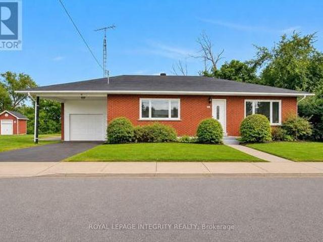 House for sale in Alfred And Plantagenet, Ontario