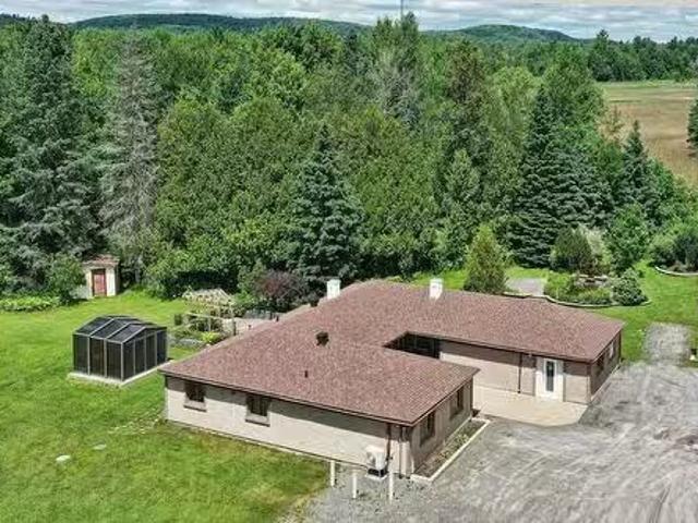 House for sale in Sainte-julienne, Quebec