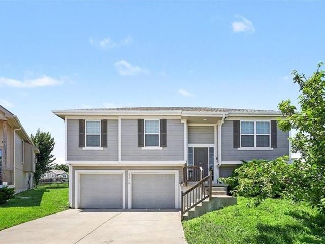 House for sale in Peculiar, Missouri