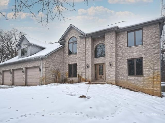 House for sale in Mchenry, Illinois