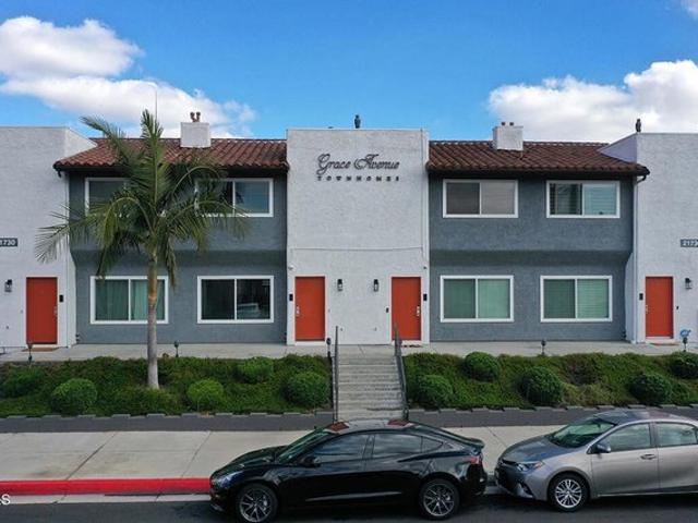 Townhouse for sale in Carson, California