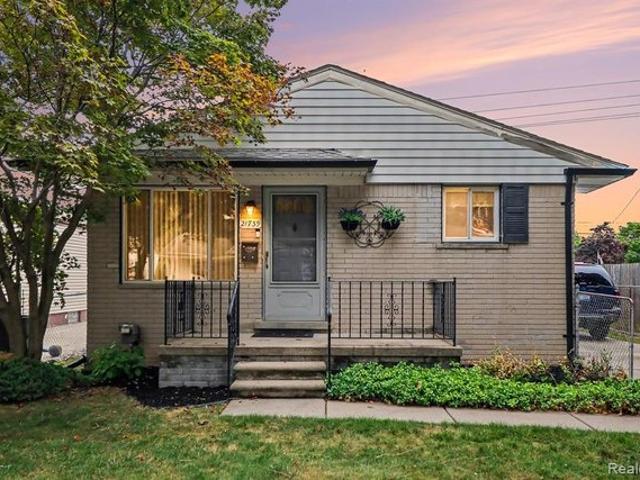 House for sale in Saint Clair Shores, Michigan