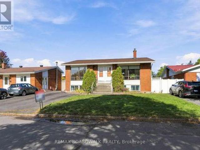 House for sale in Urbandale Acres, Ottawa