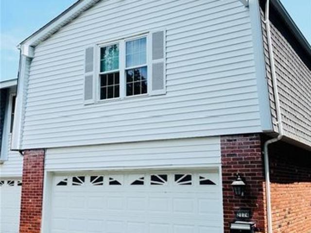 Townhouse for sale in Chesterfield, Missouri