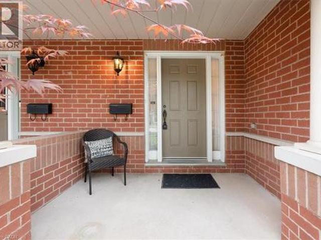 Townhouse for sale in Burlington, Ontario