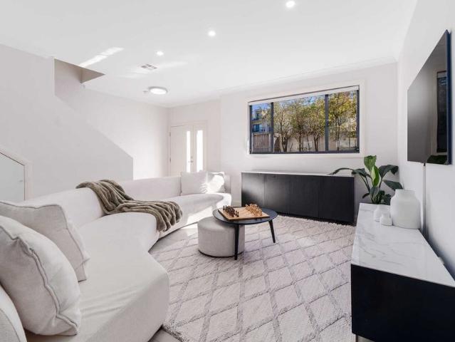 Townhouse for rent in Sydney, New South Wales