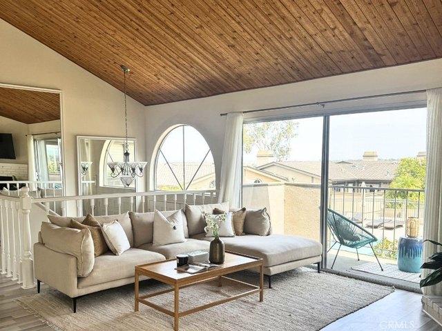 Townhouse for sale in Costa Mesa, California