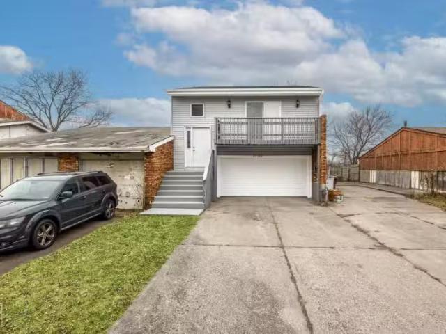Condo for sale in Bedford Park
