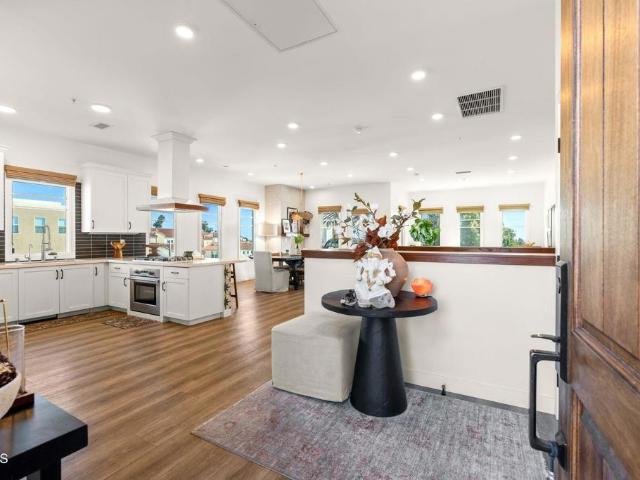 Townhouse for sale in Ventura, Ventura County