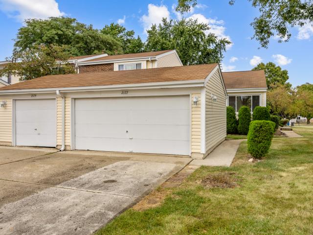 Townhouse for sale in Glendale Heights, Illinois