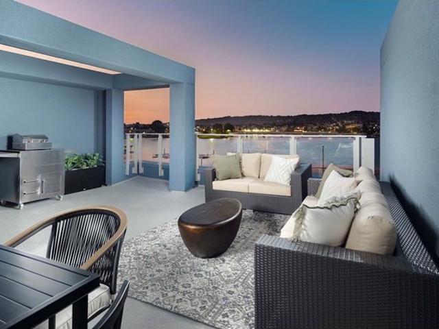Townhouse for sale in Alameda, California