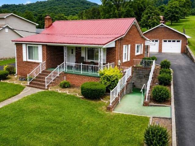 House for sale in Peterstown, West Virginia
