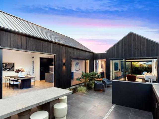 House for sale in Saint Albans, Canterbury