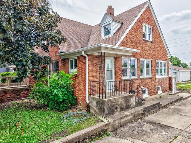 House for sale in Ottawa, Illinois