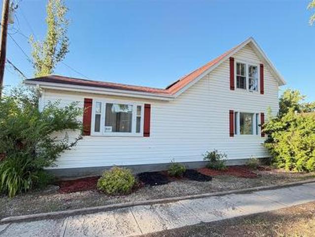 House for sale in Maple Creek, Saskatchewan