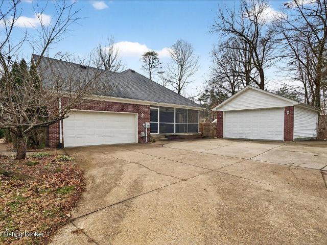 House for sale in Shepherdsville, Kentucky