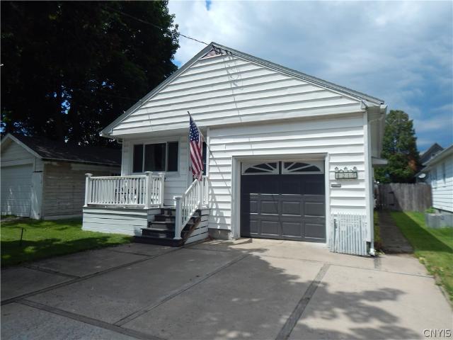 House for sale in Syracuse, New York