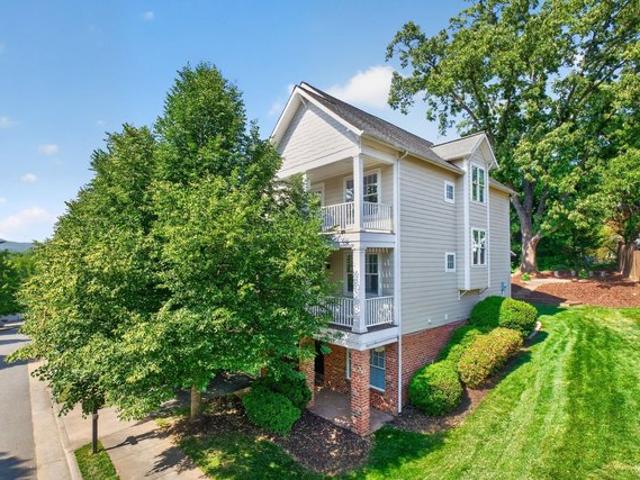 Townhouse for sale in Virginia
