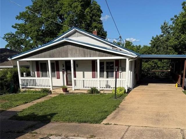 House for sale in De Soto, Missouri