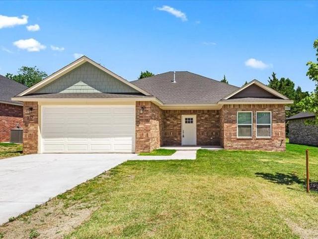 House for sale in Mustang, Oklahoma