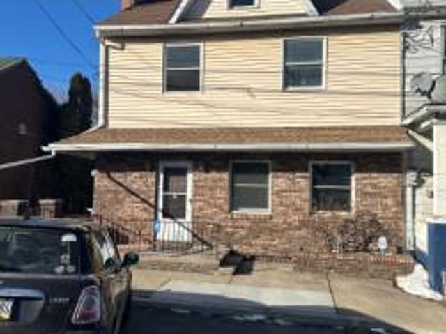 Townhouse for sale in Mount Carmel, Pennsylvania