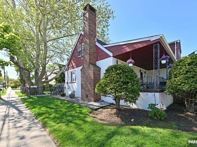 House for sale in Lodi, New Jersey