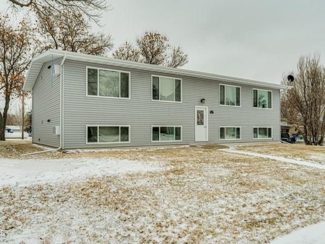 House for sale in Oliver, North Dakota