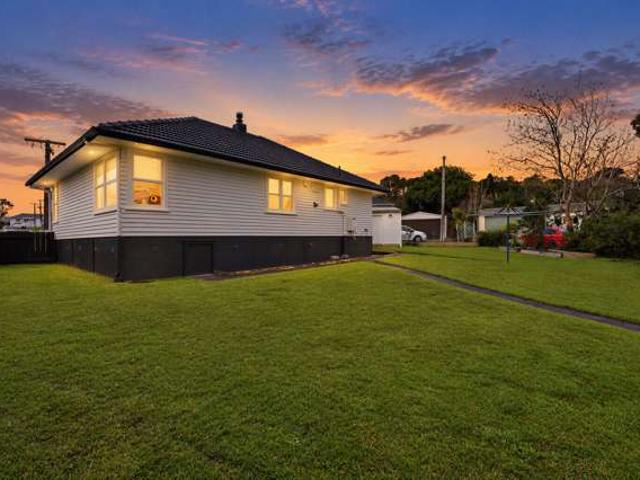 House for sale in Blockhouse Bay, Oroua County