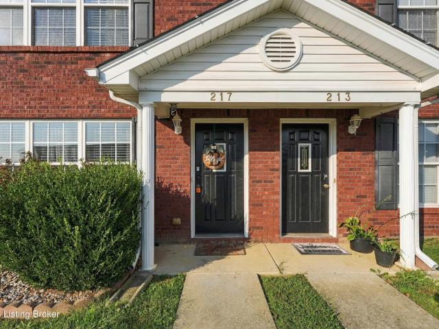 Townhouse for sale in Shepherdsville, Kentucky