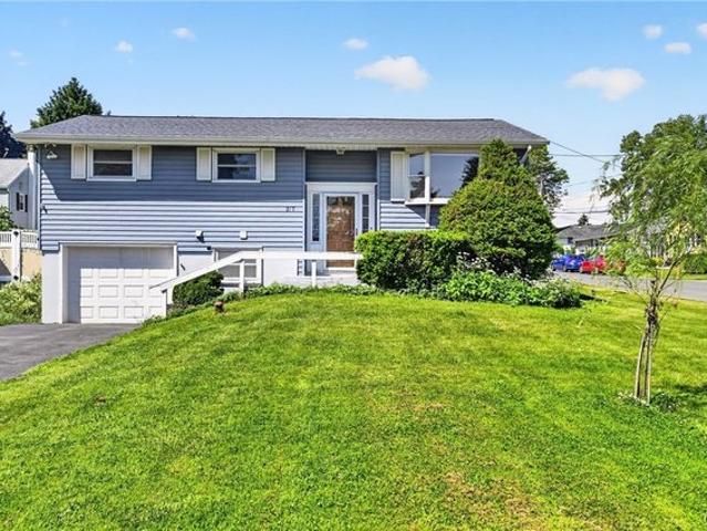 House for sale in Syracuse, New York