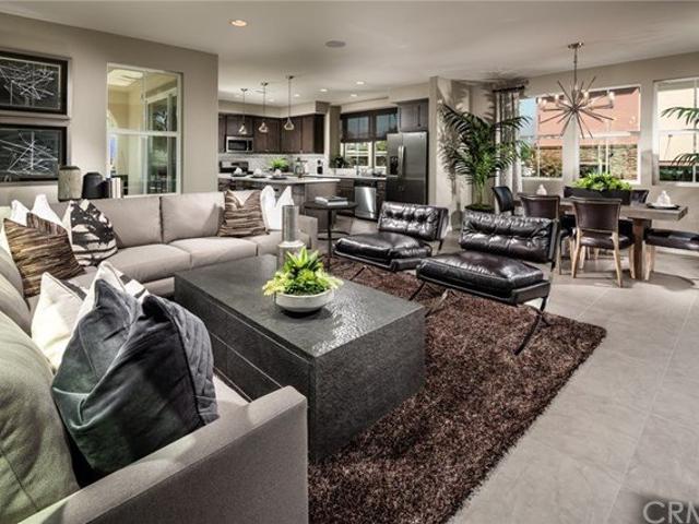Townhouse for sale in Pomona, Los Angeles County