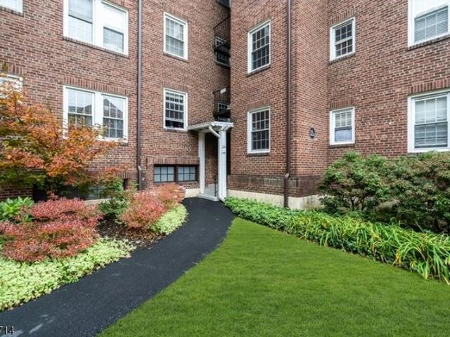 Condo for sale in Cranford, Union County