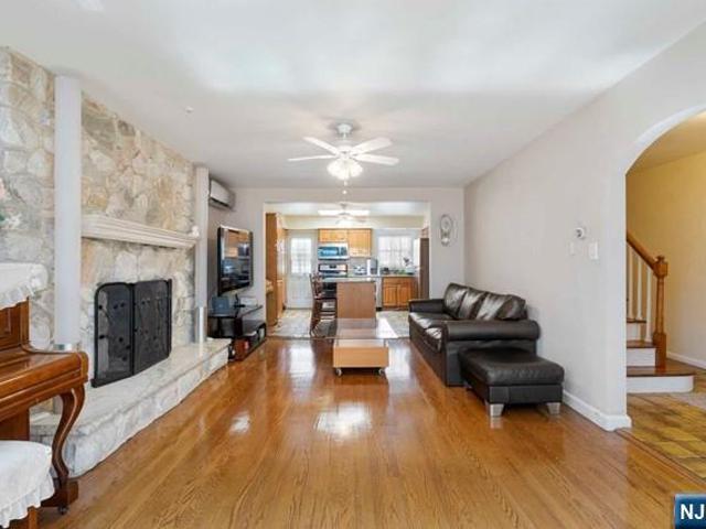 House for sale in Fort Lee, New Jersey