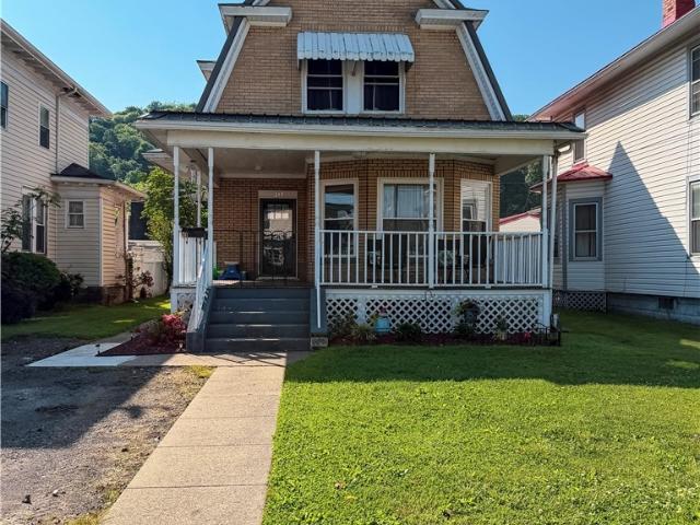 House for sale in Sistersville, West Virginia
