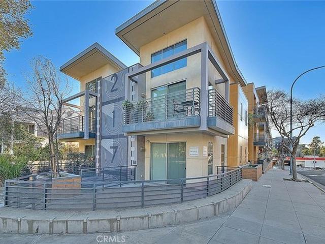 Condo for sale in Pasadena, California