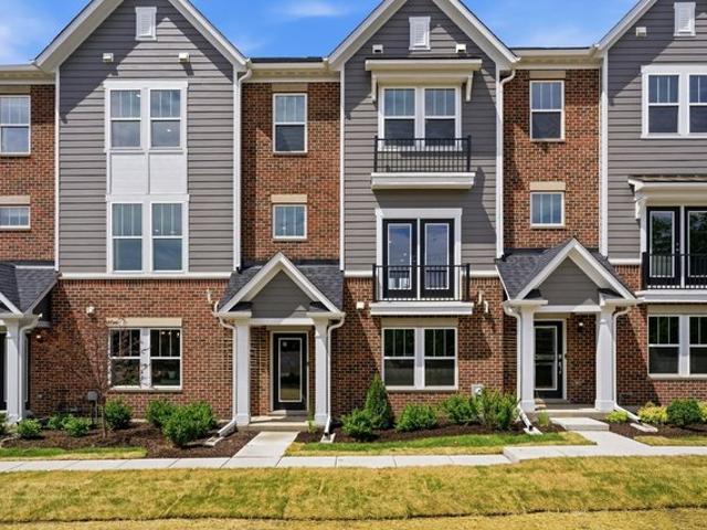 Townhouse for sale in Schaumburg, Illinois
