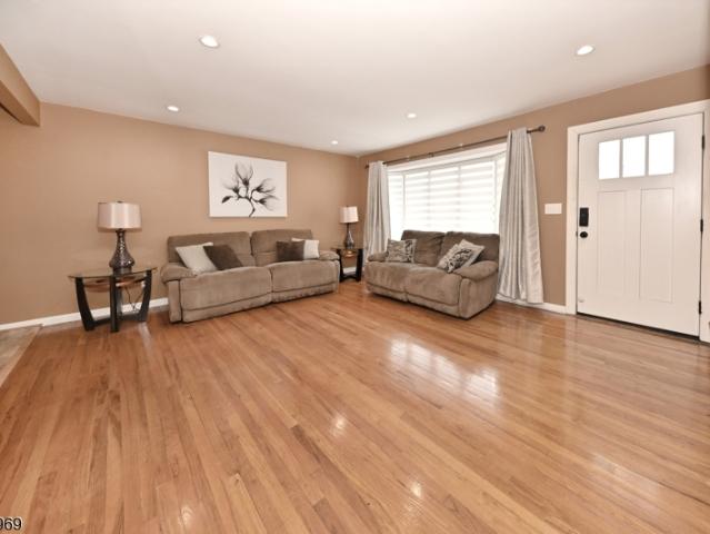 House for sale in Paramus, New Jersey