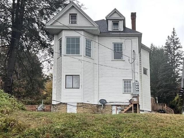 House for sale in Fairmont, West Virginia
