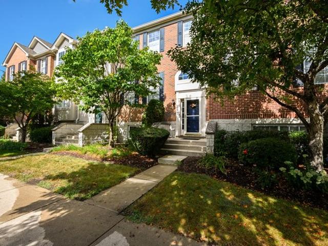 Townhouse for sale in Willow Springs, Illinois