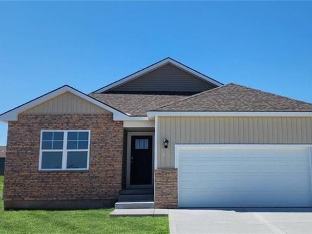 House for sale in Peculiar, Missouri